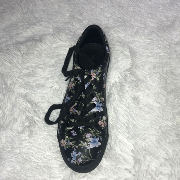 Black floral low rise sneakers - Picture 2 of 3